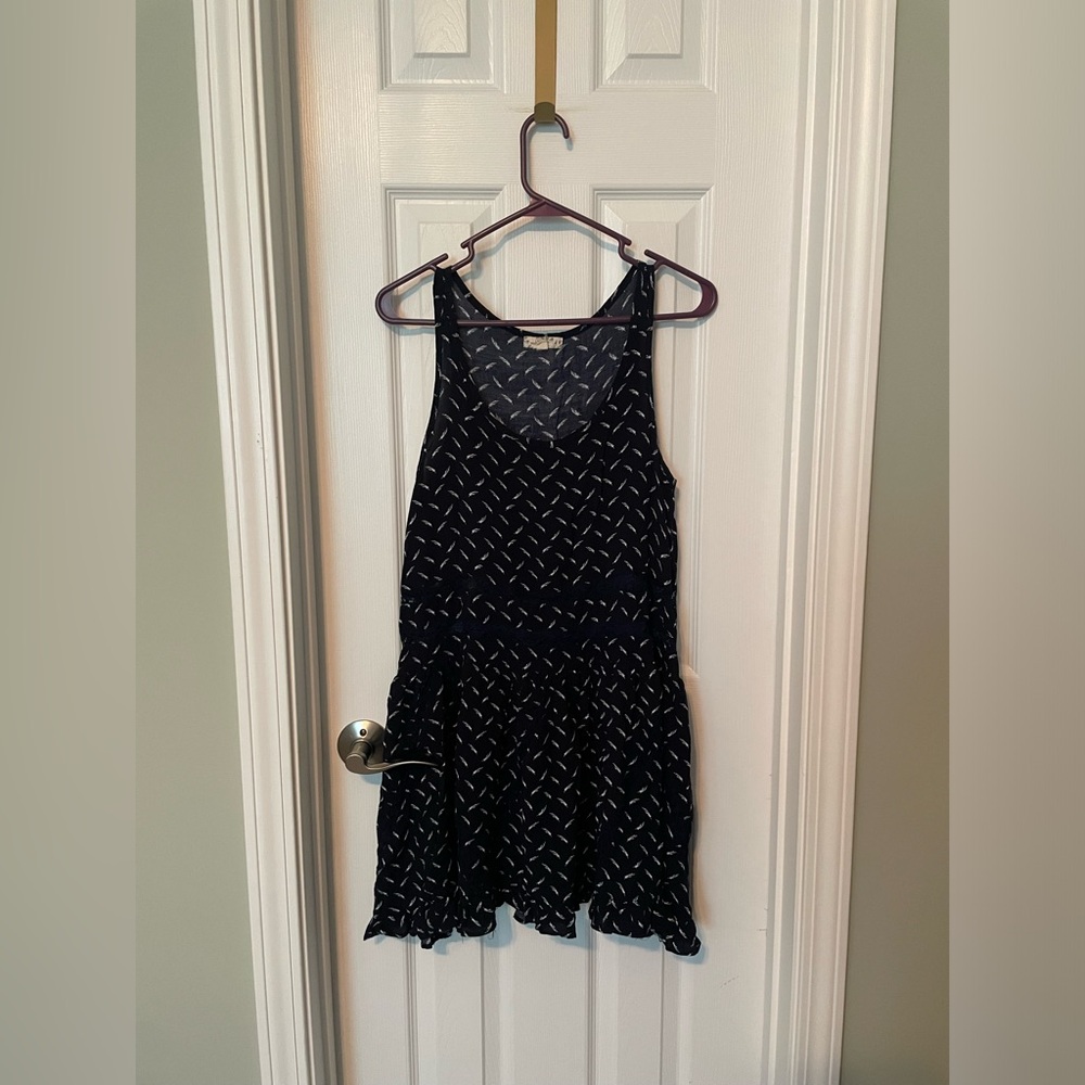Wishlist summer sundress. Navy with white feathers